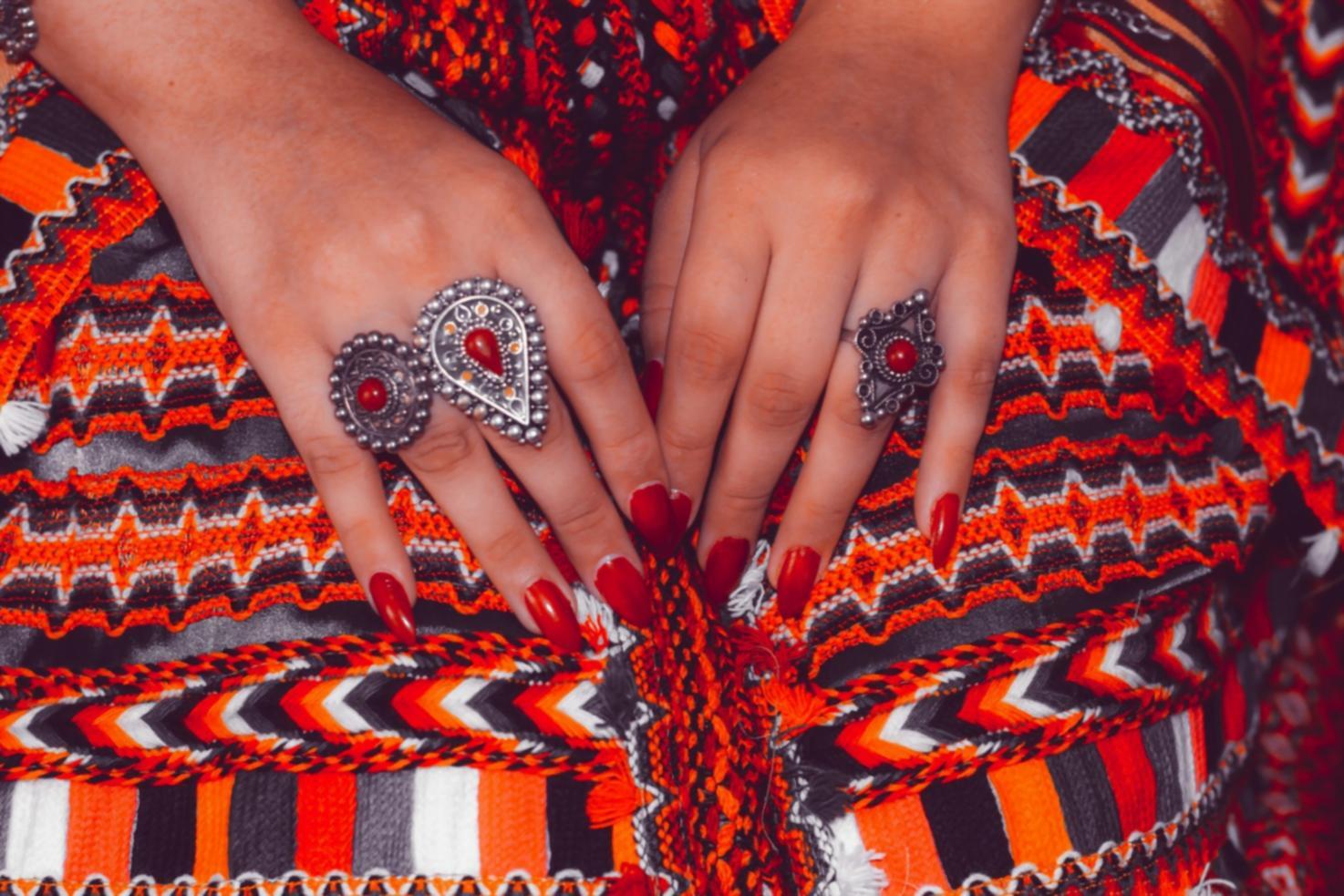 Técnicas profesionales de manicura en acción